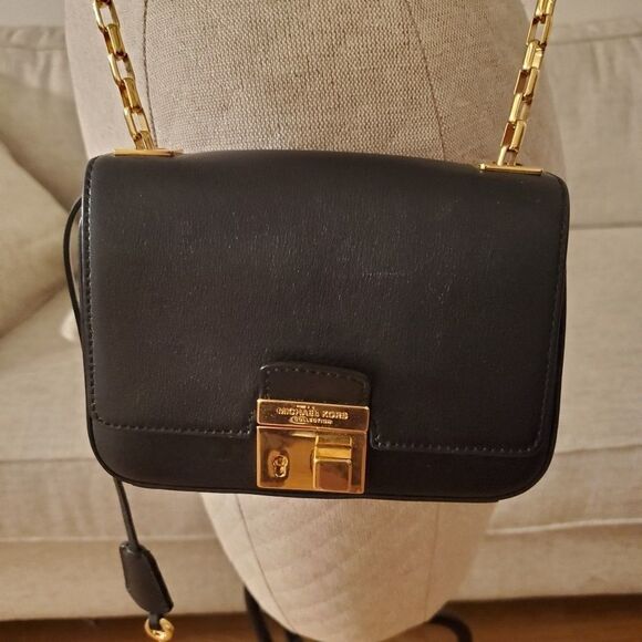 Michael Kors Gia small chain crossbody purse - Picture 4 of 8